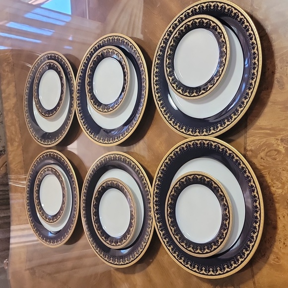 12 pc-Royal Sheffield Porcelain-Black Marble Rim With Gold Band plates - Picture 1 of 10